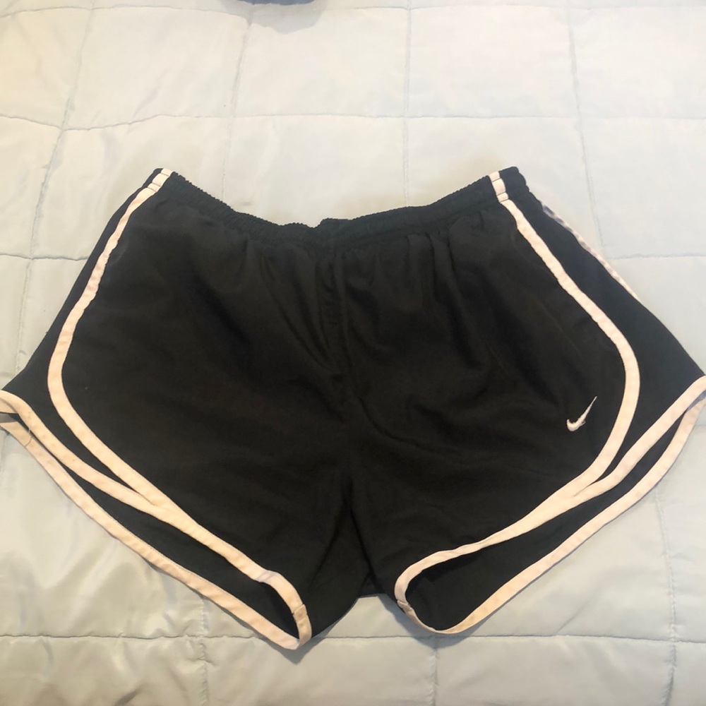 Nike tempo short